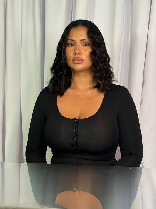 Comment mettre une perruque : le guide complet pour une pose impeccable et invisible